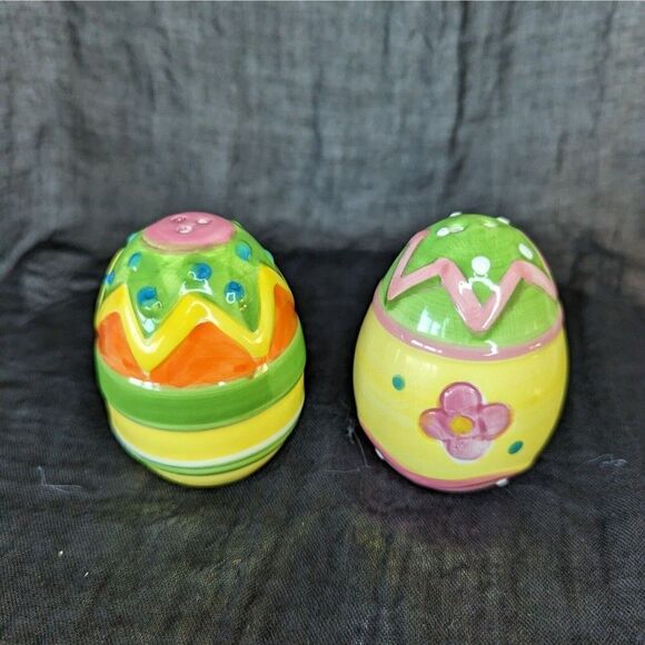 Vintage Easter Egg Salt And Pepper Shakers Ceramic Hand Painted - Picture 2 of 5